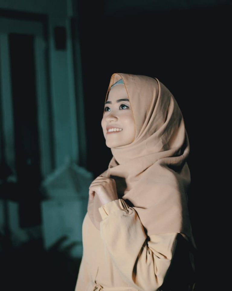 10 Potret Ai Khodijah, Penyanyi Gambus Diprediksi Geser