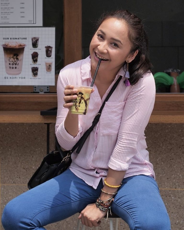 Inne Azri - Biodata, Profil, Fakta, Umur, Agama, Suami, Karier, Wiki