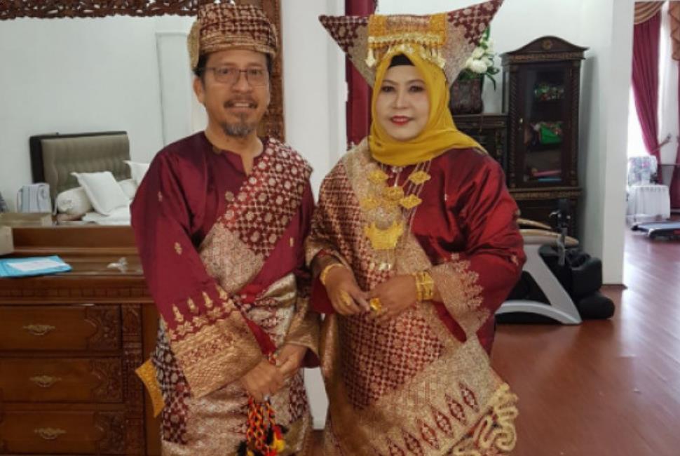 10 Nama Pakaian Adat Sumatera Barat Beserta Aksesorisnya
