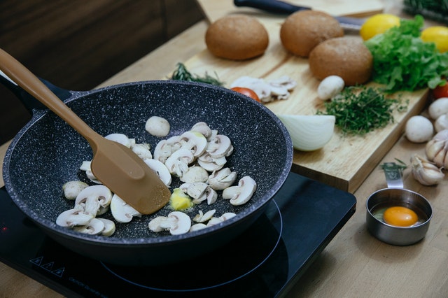 Sudah Punya Belum? 10 Alat Masak Wajib di Dapur