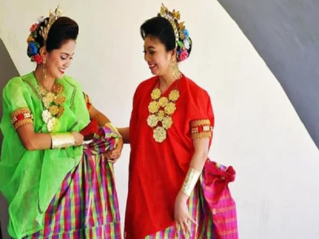 10 Pakaian Khas Sulawesi Selatan Lengkap dengan Aksesorisnya