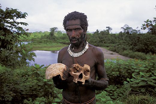 Mengerikan, 5 Suku Kanibal yang Masih Eksis Hingga Sekarang