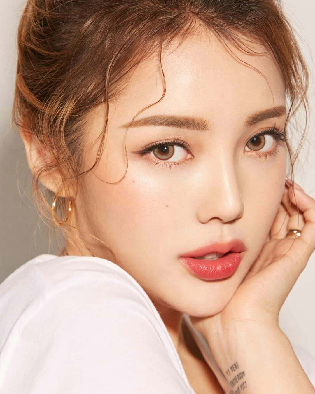 10 Makeup Artis Korea yang Cocok untuk Sehari-hari