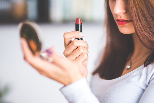 Beauty Doesn't Have To Be Expensive!  These are 6 Tips to Stay Beautiful on a Cheap Budget