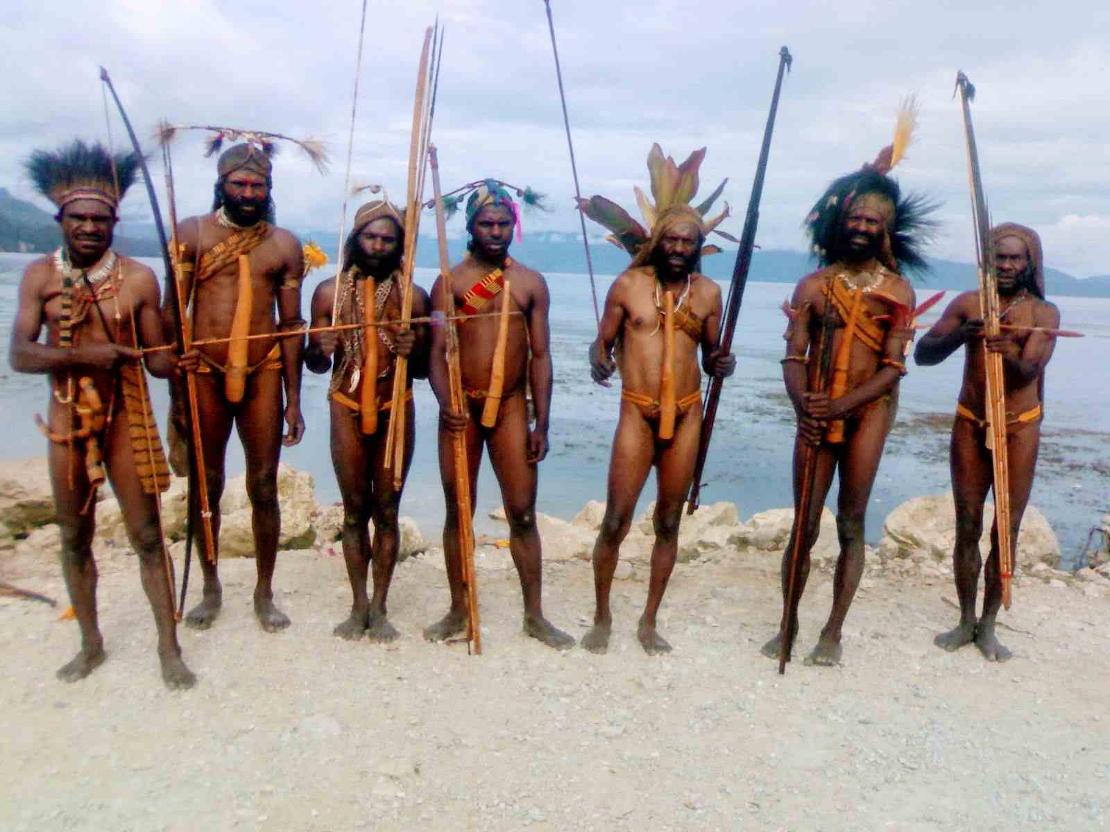 10 Pakaian Adat Papua, Aneka dan Aturannya