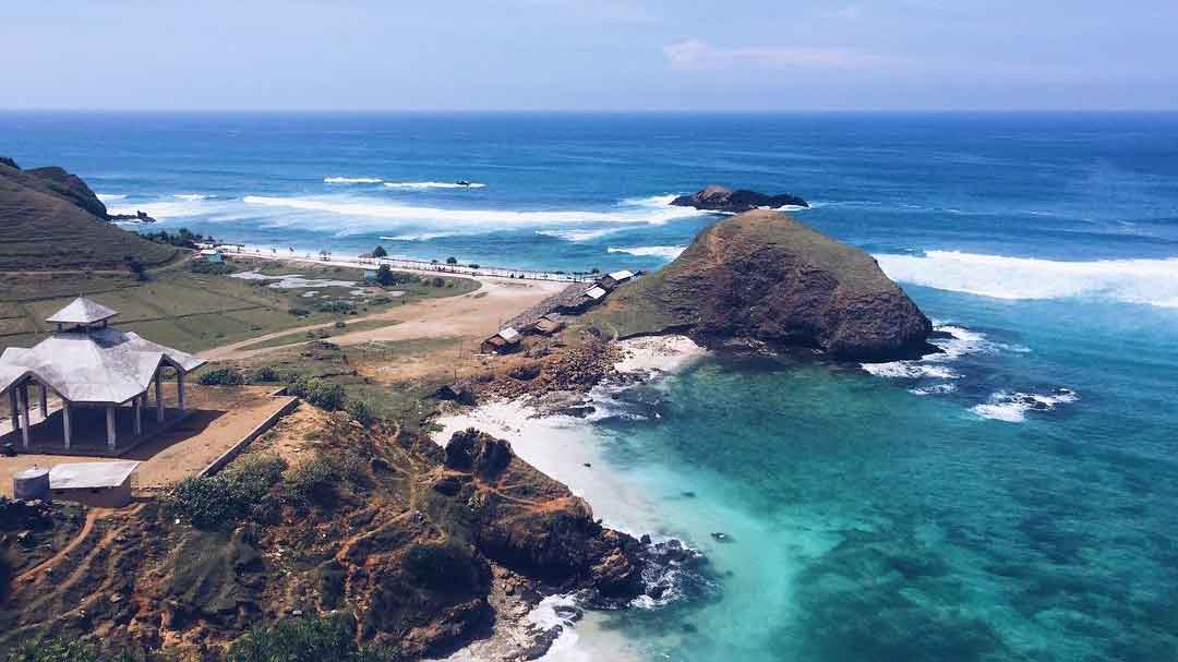Legenda Putri Mandalika, Cerita Tragis dari Pantai Pulau Lombok