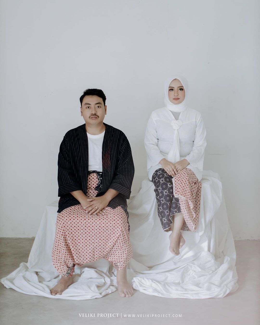 Formal hingga Kasual, 10 Inspirasi Studio Pre-Wedding