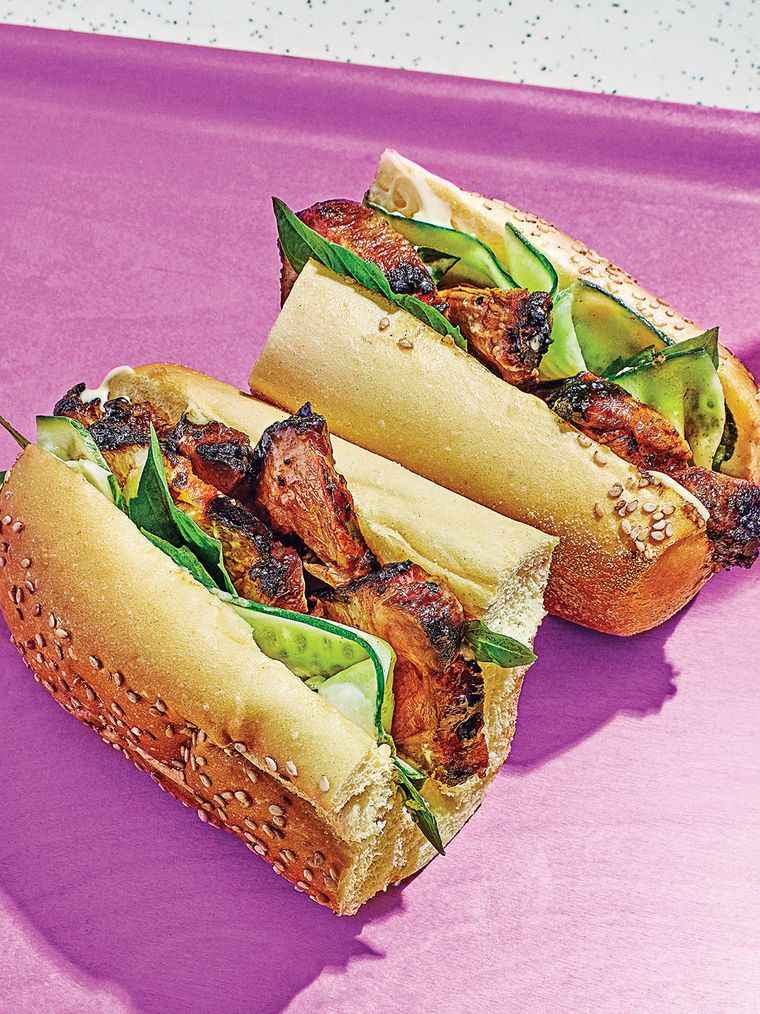 Gak Cuma Ham dan Keju, 10 Campuran Sandwich yang Bikin Ngiler