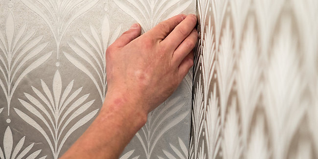 10 Tips Wallpaper Dinding Awet Gak Gampang Mengelupas