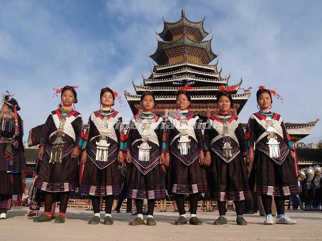 10 Pakaian Tradisional Tiongkok Yang Ternyata Bukan Sekedar Cheongsam