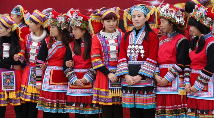 10 Pakaian Tradisional China yang Ternyata Tak Hanya Cheongsam