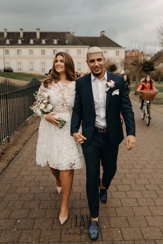 Gak Harus Panjang, Coba 10 Dress Pernikahan dengan Model Pendek
