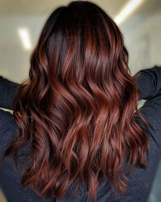 Cantik, 10 Warna Rambut Coklat Terang Sesuai Undertone Kulit