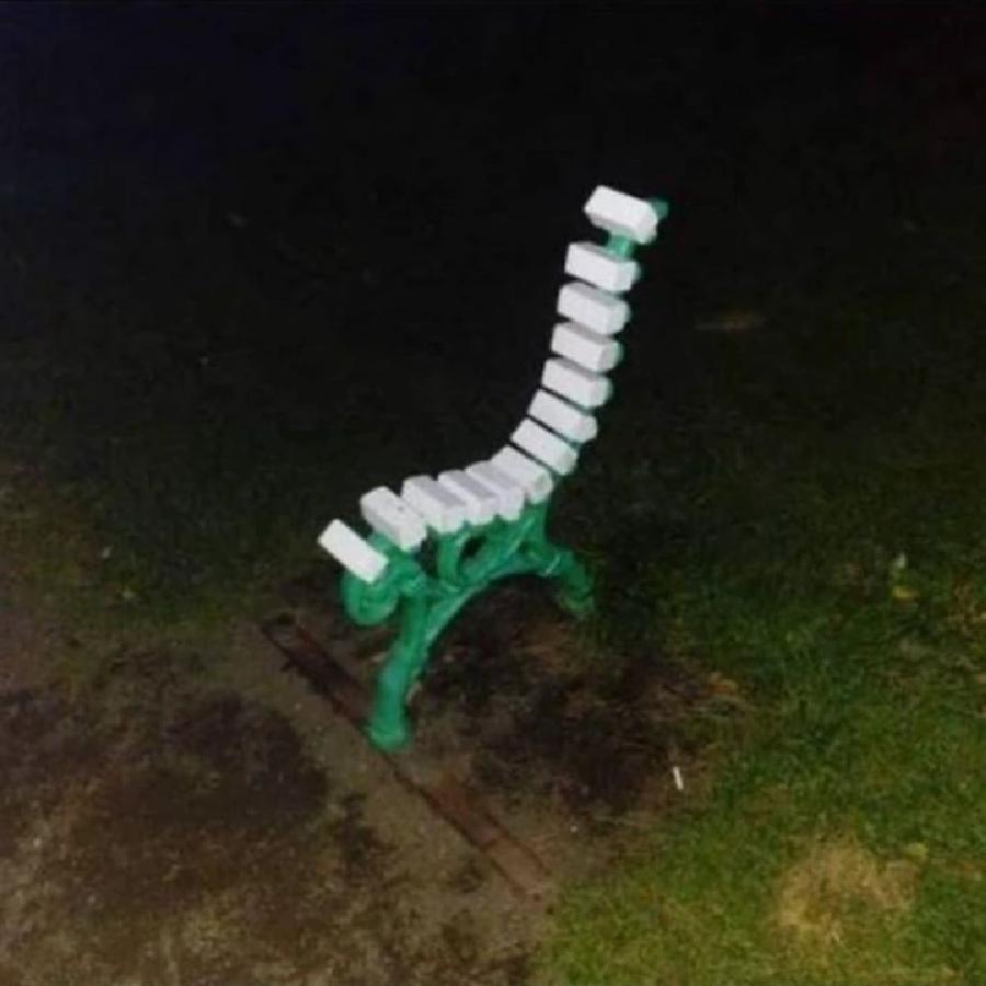 Out Of The Box! 10 Desain Kursi Taman Ini Bener-bener Gak Ada Duanya