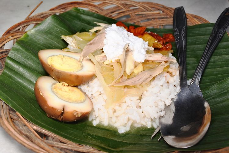 Sejarah Nasi Liwet Solo, Hidangan Istana dan Penolak Bala