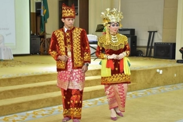 5 Macam Pakaian Tradisional Sumatra Beserta Filosofinya