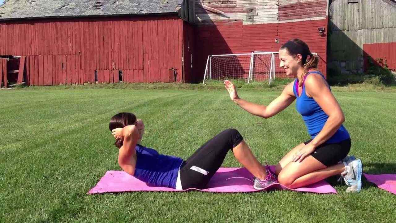 9 Ways to Do Sit Ups to Make a Flat Stomach