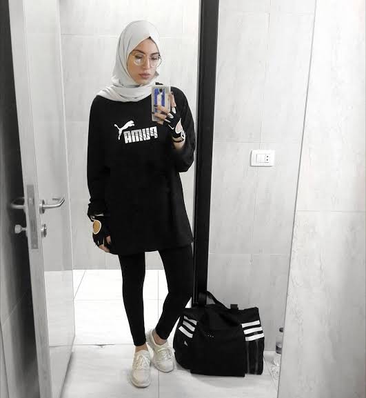 paduan outfit gelap lebih baik pilih hijab yang terang ya