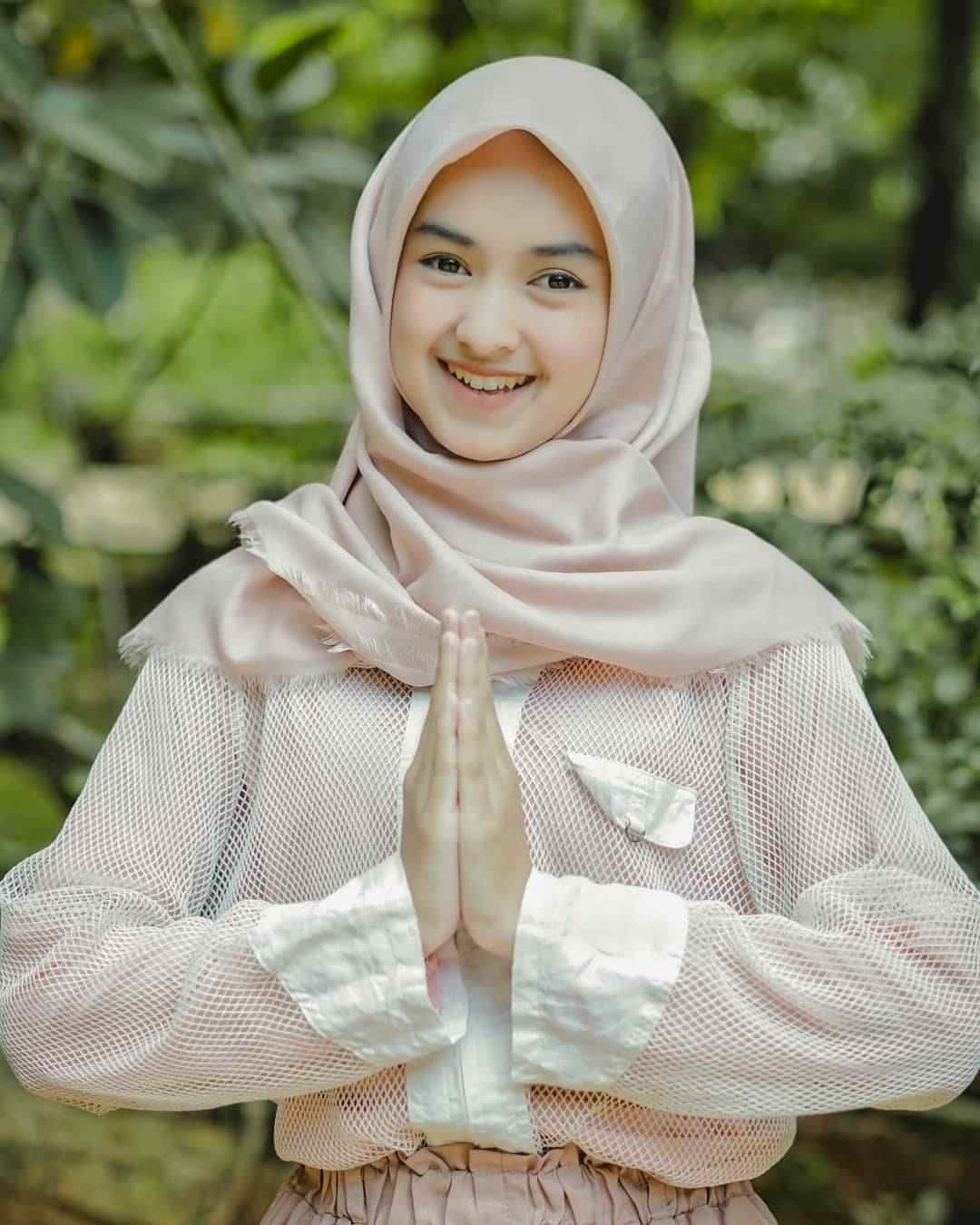 10 Potret Cantik Alice Weigl, Peserta Voice of Ramadan Asal Sukabumi