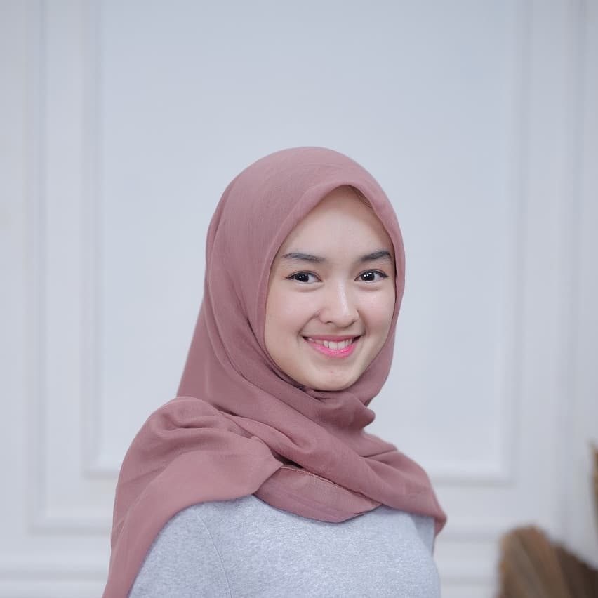10 Potret Cantik Alice Weigl, Peserta Voice of Ramadan Asal Sukabumi
