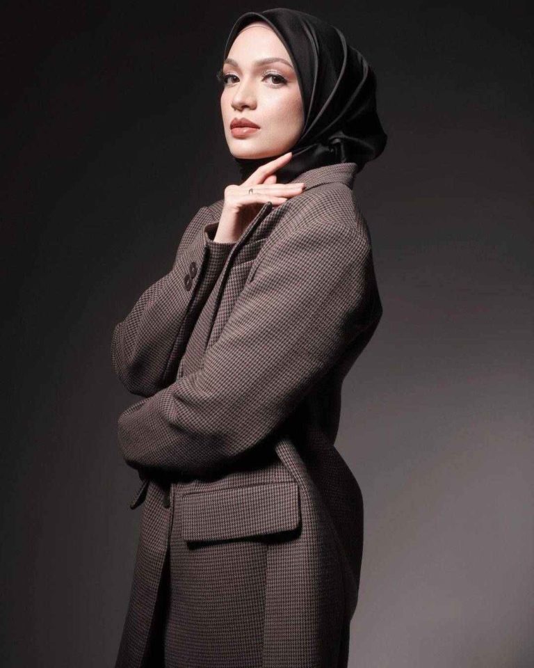 Amyra Rosli  Biodata, Profil, Fakta, Umur, Agama, Suami, Karier