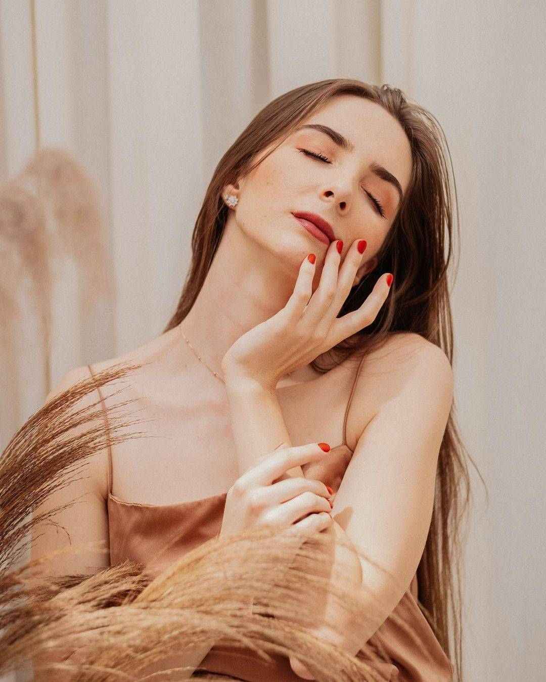 10 Potret Jenny Fed, Model Cantik Asal Rusia yang Hits Banget di TikTok