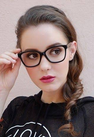 Keren Abis, 10 Jenis Frame Kacamata Trendi Untuk Sehari-hari