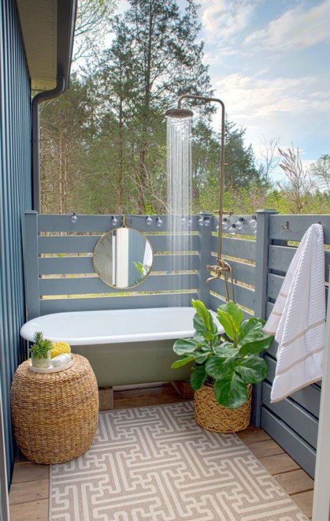 Cocok untuk Vila, 10 Dekorasi Tempat Mandi dengan Bathtub