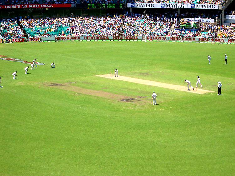 Kriket: Sejarah, Ukuran Lapangan, Aturan Permainan, dan Istilah Penting