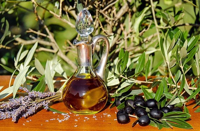 Gak Cuma untuk Masak, 10 Manfaat Lain dari Olive Oil