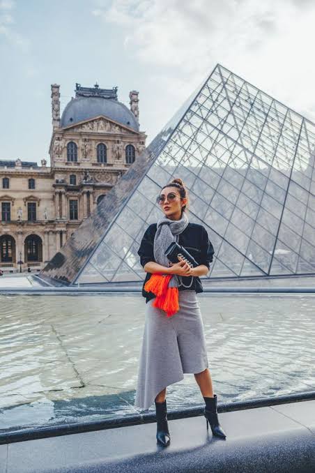 Tampil Trendy, 10 Inspirasi Outfit dengan Rok Asimetris