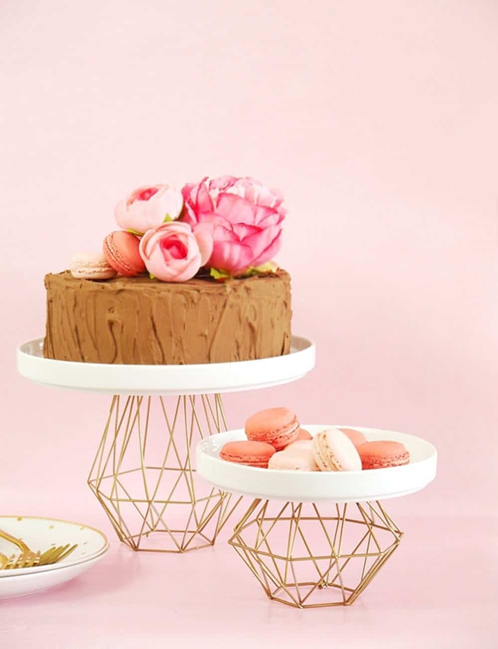 Instagramable, 10 Desain Tempat Kue yang Cantik untuk Foto Produk