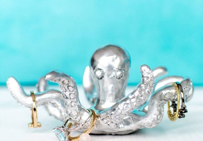 10 Tips agar Perhiasan Tidak Berantakan, Meja Rias jadi Rapi