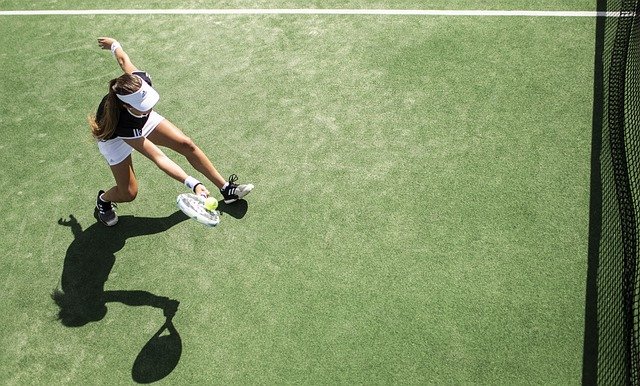 Tenis: Sejarah, Luas Lapangan, Aturan Main, dan Istilah Penting