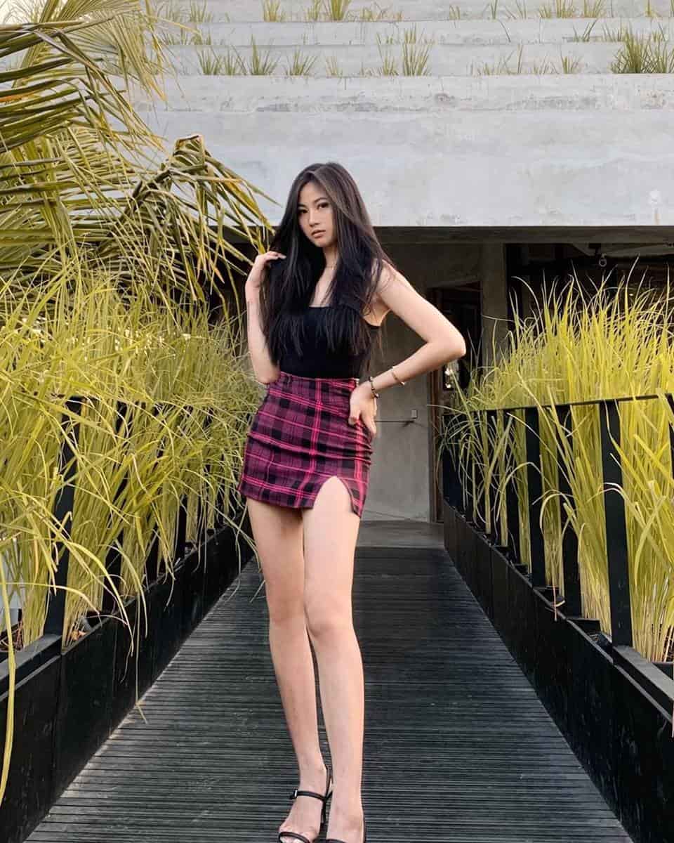10 Pesona Yacintha Clarissa, Model Cantik Bertubuh Seksi dan Ideal