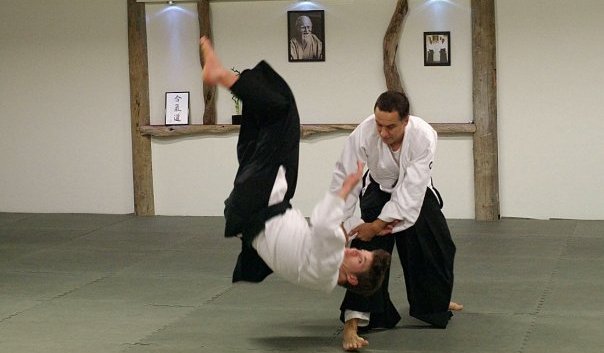 Aikido: history, basic techniques, rules of the game and important terms