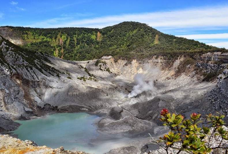 Legenda Sangkuriang, Jadi Asal Mula Gunung Tangkuban Perahu