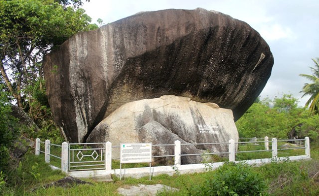 Menelusuri Batu Rusia, Bukti Geologis di Pulau Terluar Indonesia