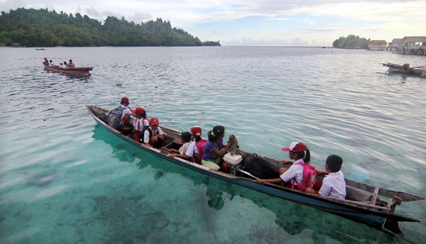 Mengenal Suku Bajo, Para Pemburu dan Penjaga Lautan Nusantara