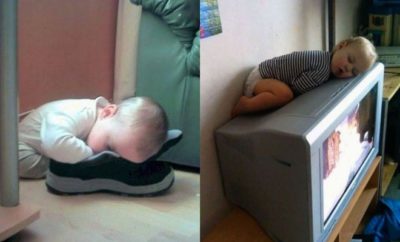 10 Potret Bayi yang Tidur di Sembarang Tempat, Menggemaskan