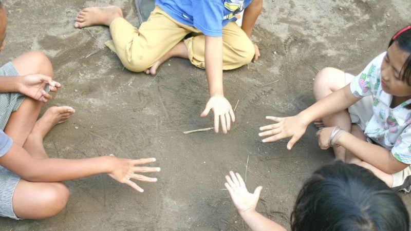 Makna Dibalik Hompimpa, Sering Diucapkan Dalam Permainan Anak