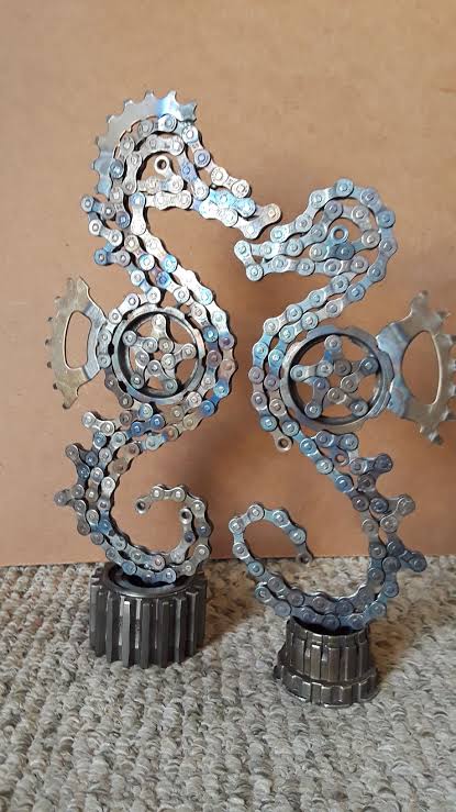 10 Karya Patung Unik Terbuat dari Roda dan Rantai Sepeda