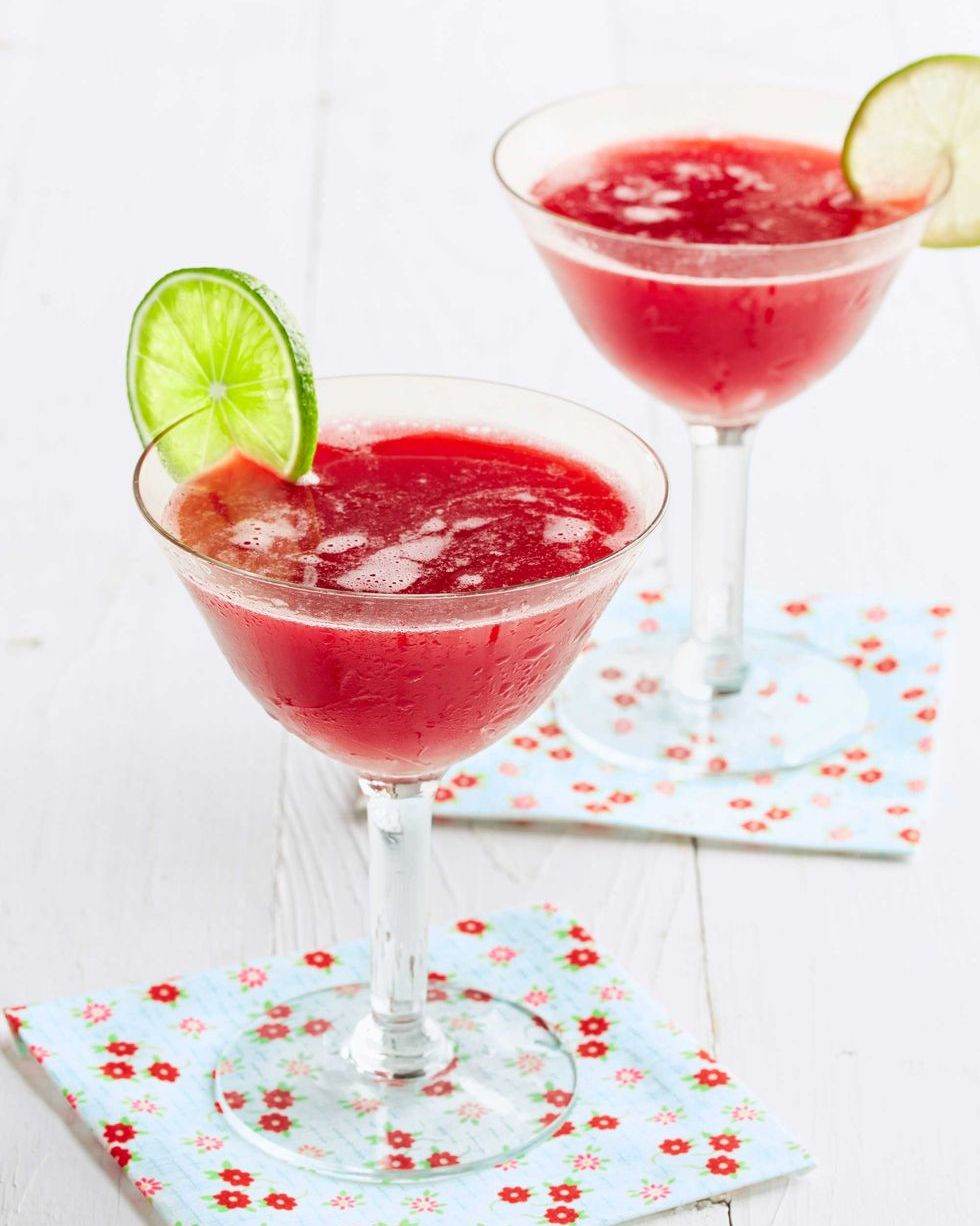 Menyegarkan, 10 Minuman Warna Merah yang Cocok untuk Pesta