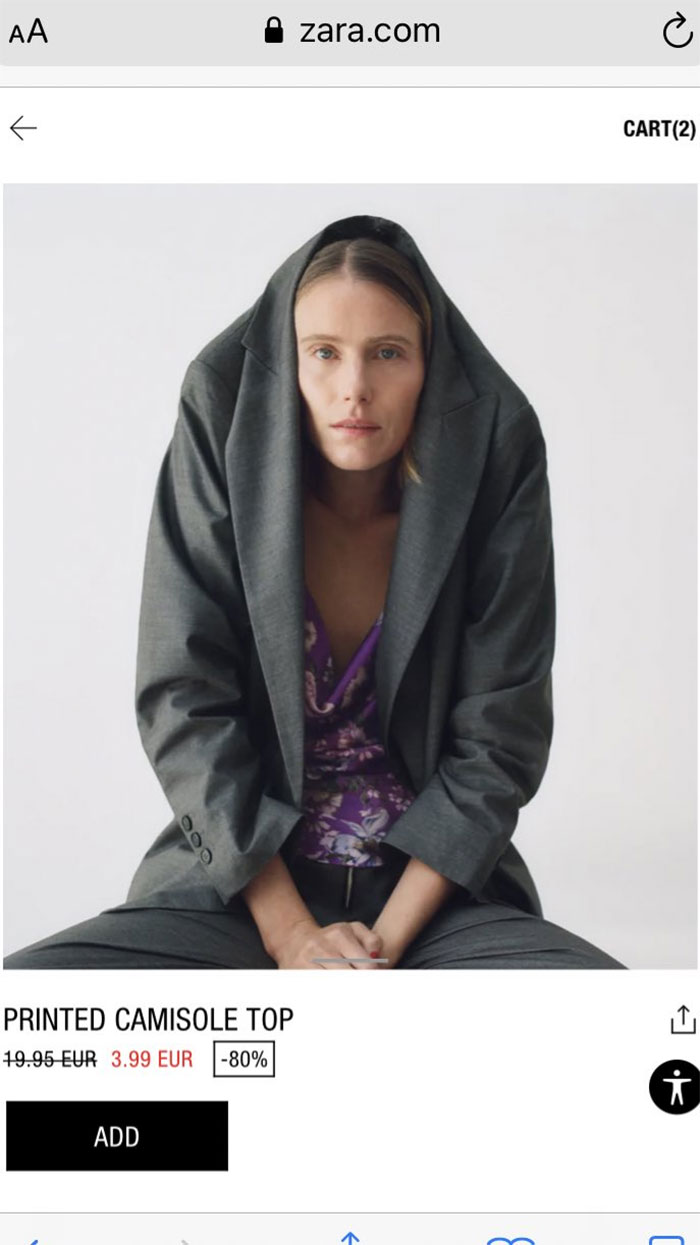 Beda, 10 Potret Pose Aneh Model untuk Katalog Baju