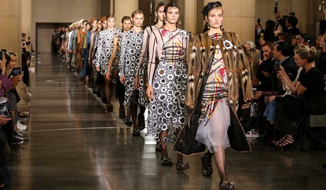Asal Usul Fashion Week, Acara yang Ditunggu-tunggu di Industri Mode