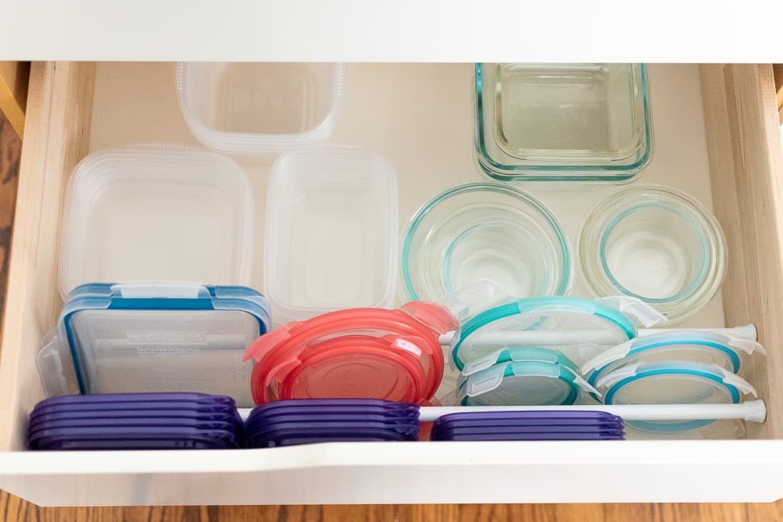 10 Cara Penyimpanan Wadah Tempat Makan Biar Tetap Rapi di Dapur
