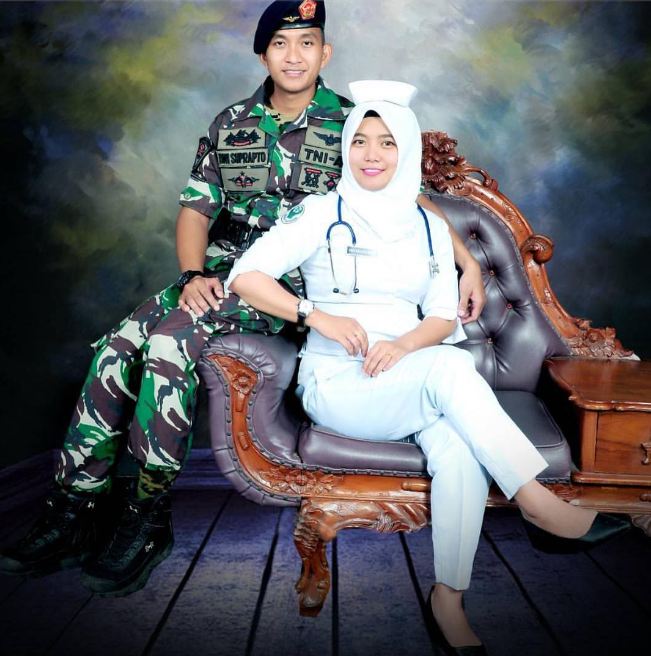 Romantis, 10 Inspirasi Pre-Wedding Tentara dan Tenaga Medis