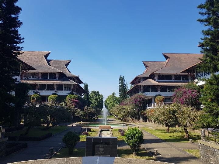 10 Universitas Terbaik di Bandung, Peringkatnya Semakin Kompetitif