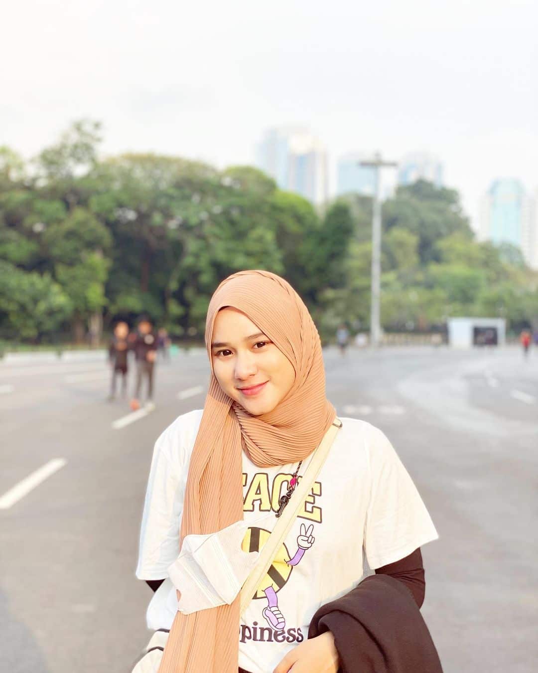 Biodata, Profil, dan Fakta TikToker Hijaber Cantik dari Depok