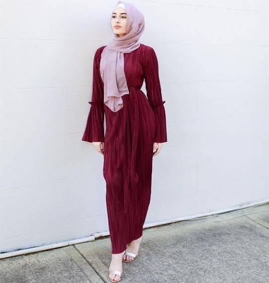 10 Warna Jilbab untuk Baju Marooon, Tampil Stylish